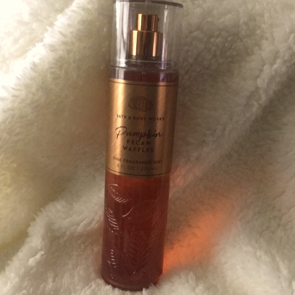 BNIB Bath and Body Works Body Spray in Pumpkin Pecan Waffles